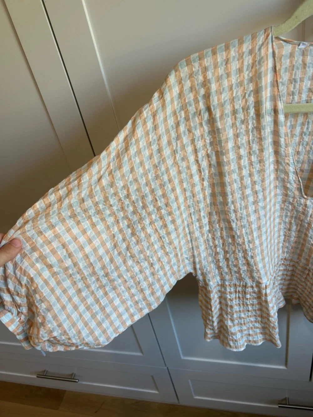 Zara Peach and White Gingham V-Neck Blouse - Picture 2 of 3